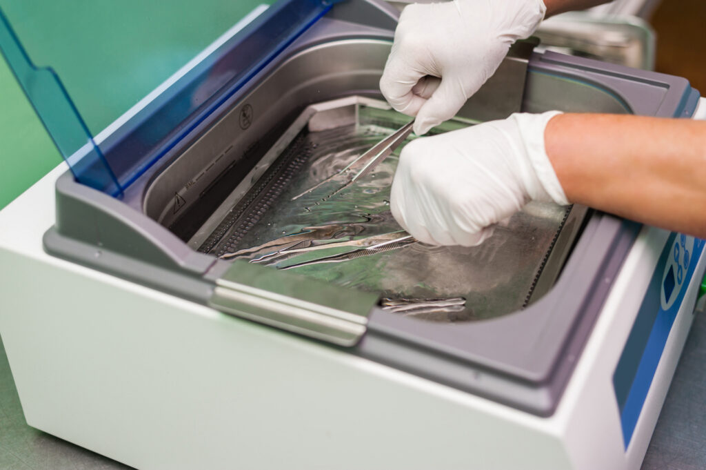 What are Ultrasonic Cleaners & How Are They Applied by Medical Practitioners?